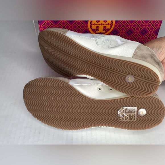 NWT Tory Burch Vintage Authentic Double T Trainer Sneakers White/ Ivory/ Size 7M - Picture 8 of 16
